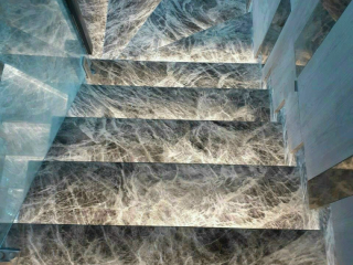 ĐÁ HOA CƯƠNG SNOW BLACK